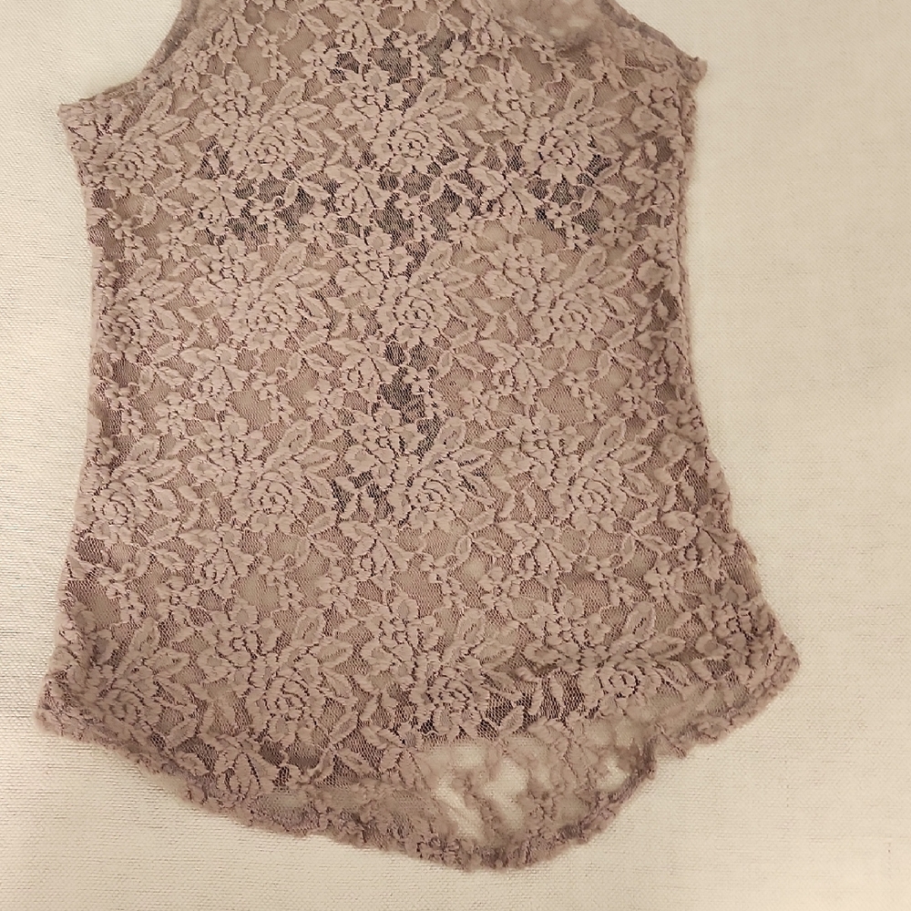 Daytrip Lace Tank Top with Black Cross - Picture 5 of 7
